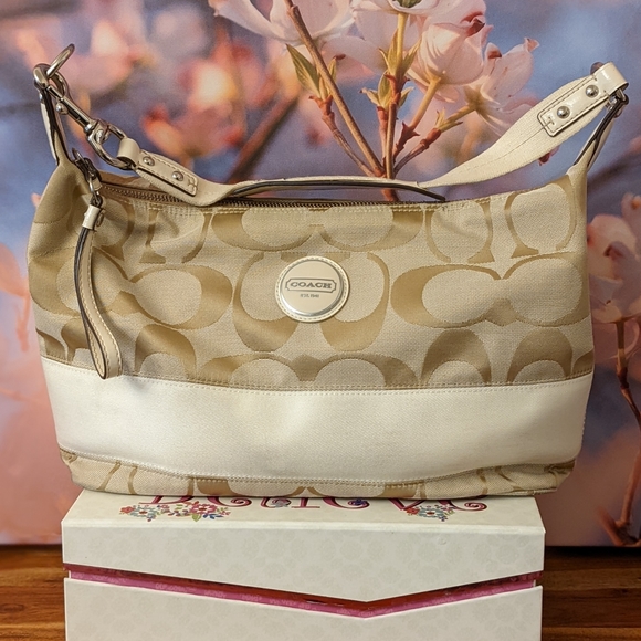 COACH F17434 KHAKI WHITE SIGNATURE HOBO Shoulder Purse - Picture 1 of 7